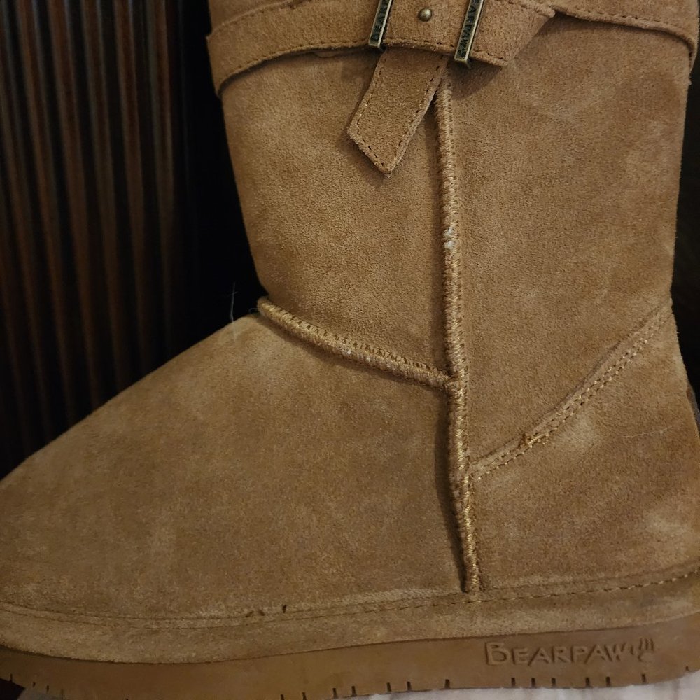 Women's shearling boots